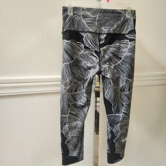 The north Face leggings size M - Picture 13 of 13
